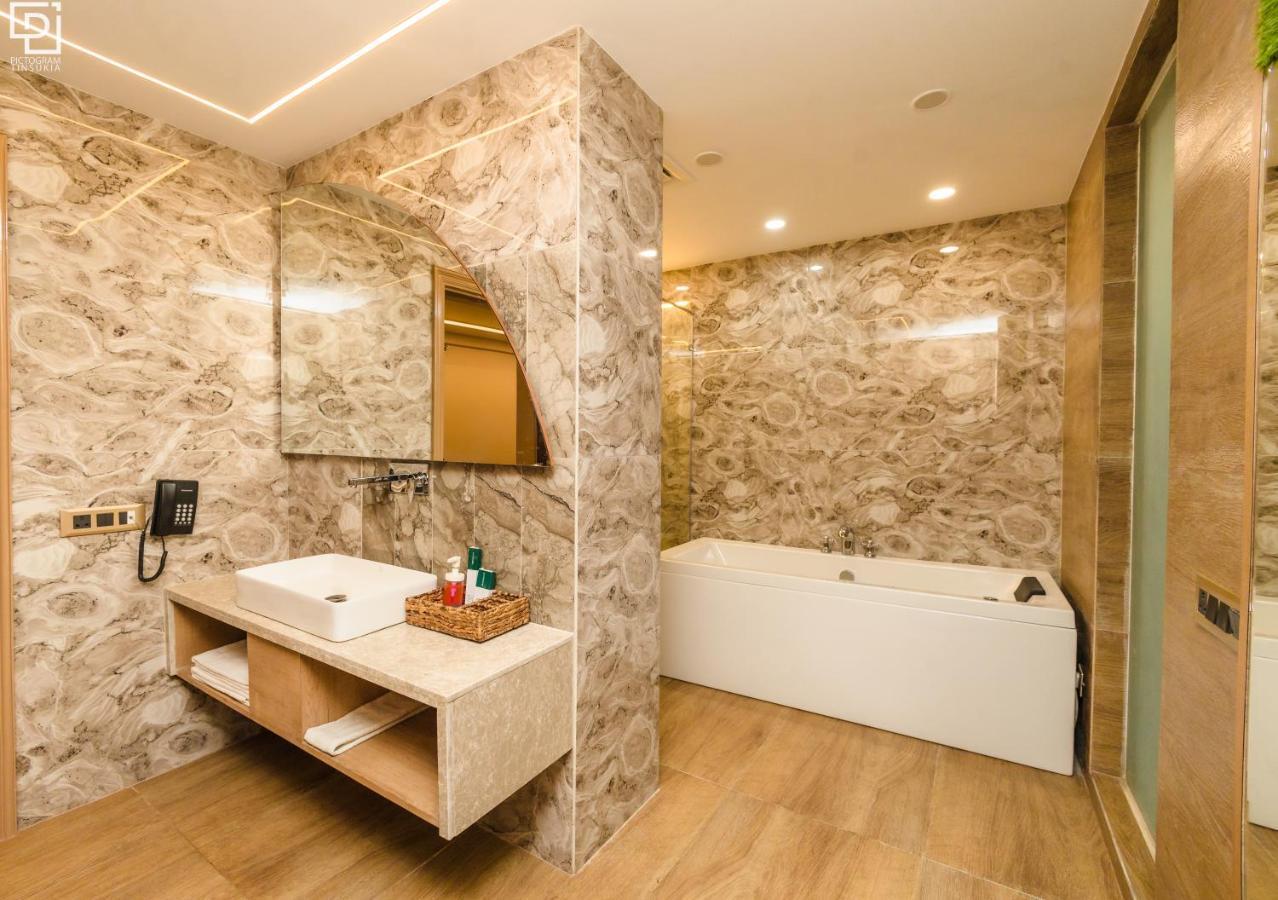 Hotel Mirana , Tinsukia ภายนอก รูปภาพ